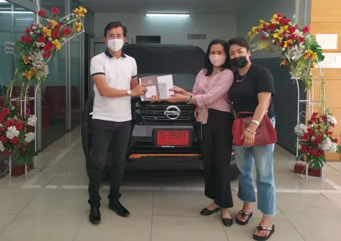 ภาพขอบคุณลูกค้า Nissan คุณเล็ก